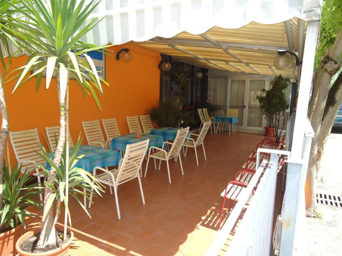 hotel castellani Rímini Exterior foto